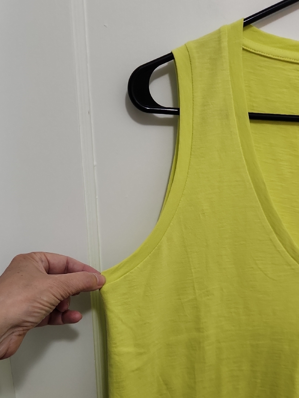 NWT J. Crew Yellow V-Neck Tank Top Size Medium - Picture 5 of 7
